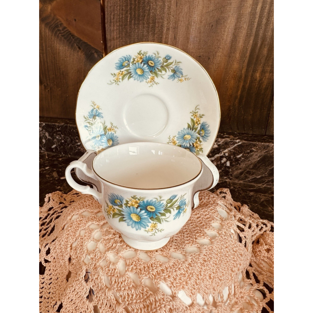 Vintage Queen Anne Tea Cup and Saucer Set, Blue Daisy Flowers Gilt Rims England